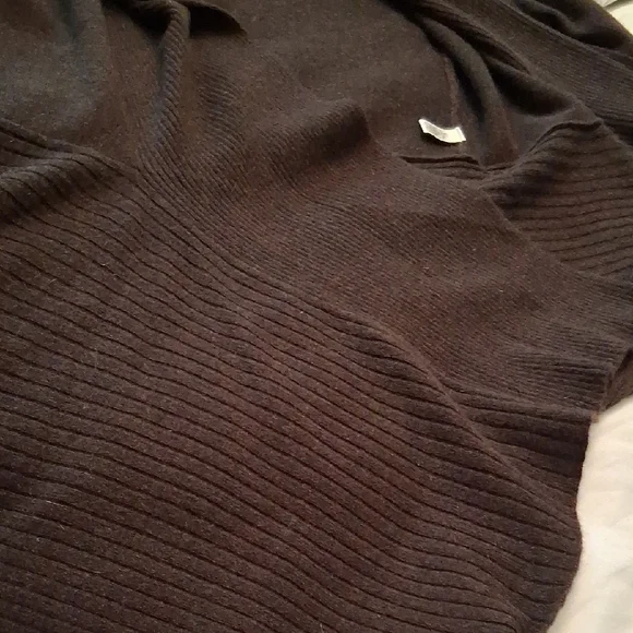 Nwt NEIMAN MARCUS 100% CASHMERE SWEATER WITH REAL FOX DETACHABLE COLLAR - Picture 6 of 7